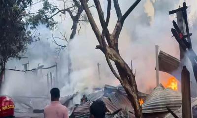 মাদকাসক্ত যুবকের লাগানো আগুনে পুড়ল ৬ বসতঘর