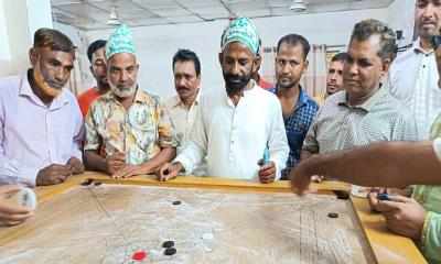 জীবননগর প্রেসক্লাবে কেরামবোর্ড উপহার দিলেন পৌর বিএনপির সভাপতি শাহজাহান কবীর