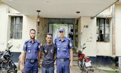 ঈশ্বরগঞ্জে মেয়েকে ধর্ষণের অভিযোগে বাবা গ্রেপ্তার