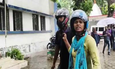 রাস্তায় অশালীন অঙ্গভঙ্গি যুবকের, কলার ধরে থানায় নিলেন তরুণী