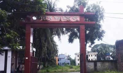 মাদারীপুর থানায় পুলিশের হেফাজতে থাকা নারী আসামী গ্রিল ভেঙে পালালেন