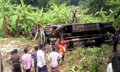 গোপালগঞ্জে ভয়াবহ বাস দুর্ঘটনায় প্রাণ গেল ৩ জনের