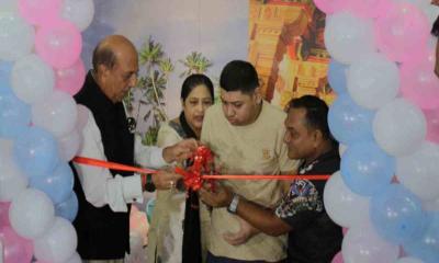 এক মায়ের অনুরোধ পুরন করলেন ভারতের হাইকমিশনার