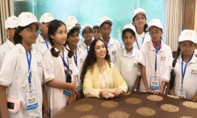 কৃতি শিক্ষার্থীদের সঙ্গে দীর্ঘ সময় কাটালেন জাইমা রহমান