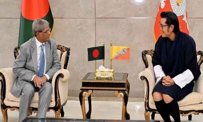 বিমানবন্দরে ভুটানের রাজার সঙ্গে রাষ্ট্রপতির সৌজন্য সাক্ষাৎ