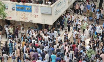 জগন্নাথ বিশ্ববিদ্যালয়ে ছাত্রদল-ছাত্রশিবির সংঘর্ষে উত্তপ্ত ক্যাম্পাস