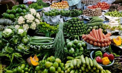 রাজধানীর বাজারে সবজির দামে ফের উত্তাপ