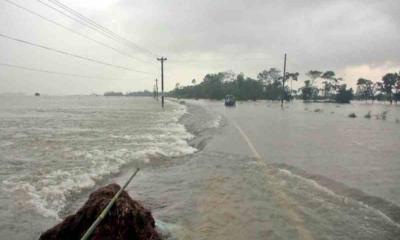 ভারী বৃষ্টিতে বাড়ছে নদীর পানি, ২৪ জেলায় বন্যার শঙ্কা
