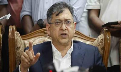 ভারত কেন শেখ হাসিনাকে রাজনৈতিক তৎপরতার সুযোগ দিল?