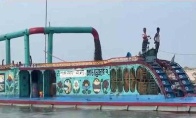 শরীয়তপুরের নড়িয়ায় শতাধিক ড্রেজারে বালু উত্তোলন, ঝুঁকিতে ১৪১৭ কোটি টাকার বাঁধ