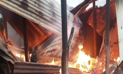 যুবক হত্যার জন্য অভিযুক্তদের বাড়িতে আগুন