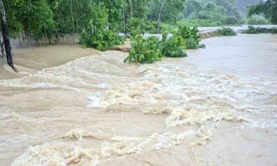 উজানের ঢল ও ভারী বৃষ্টিতে প্লাবনের ঝুঁকিতে একাধিক জেলা