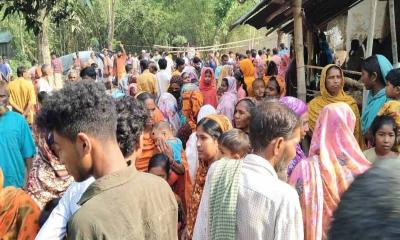 নওগাঁয় একই পরিবারের চারজনকে গলা কেটে হত্যা