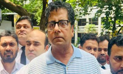 দুর্নীতির মামলায় স্থায়ী জামিন পেলেন সাংবাদিক আনিস আলমগীর