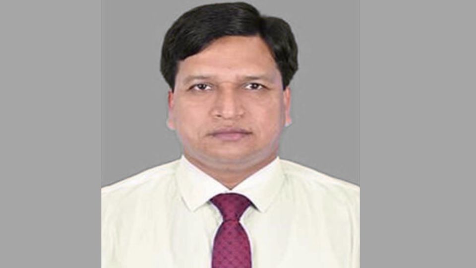 বাকেরগঞ্জে শ্রেষ্ঠ প্রধান শিক্ষক নির্বাচিত হলেন এইচ এম জাফর আহমেদ