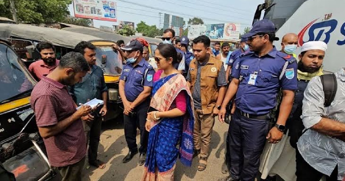 ইউএনওকে যাত্রী ভেবে বাড়তি ভাড়া দাবি, বিপাকে চালক