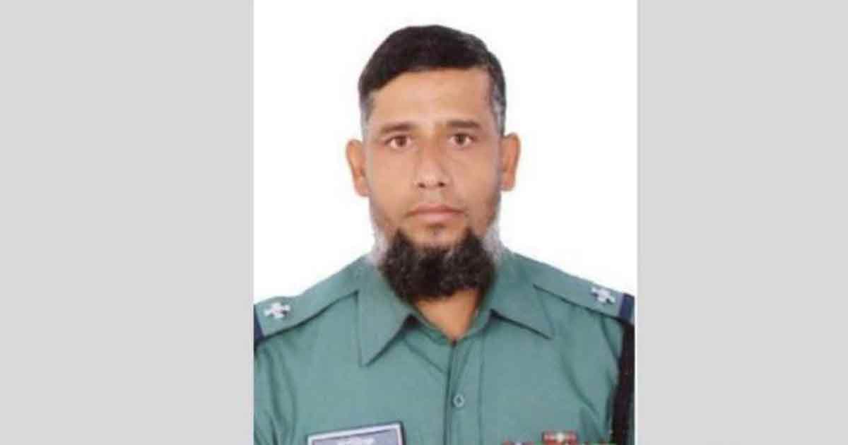 নারায়ণগঞ্জে পুলিশ সদস্যের ঝুলন্ত মরদেহ উদ্ধার