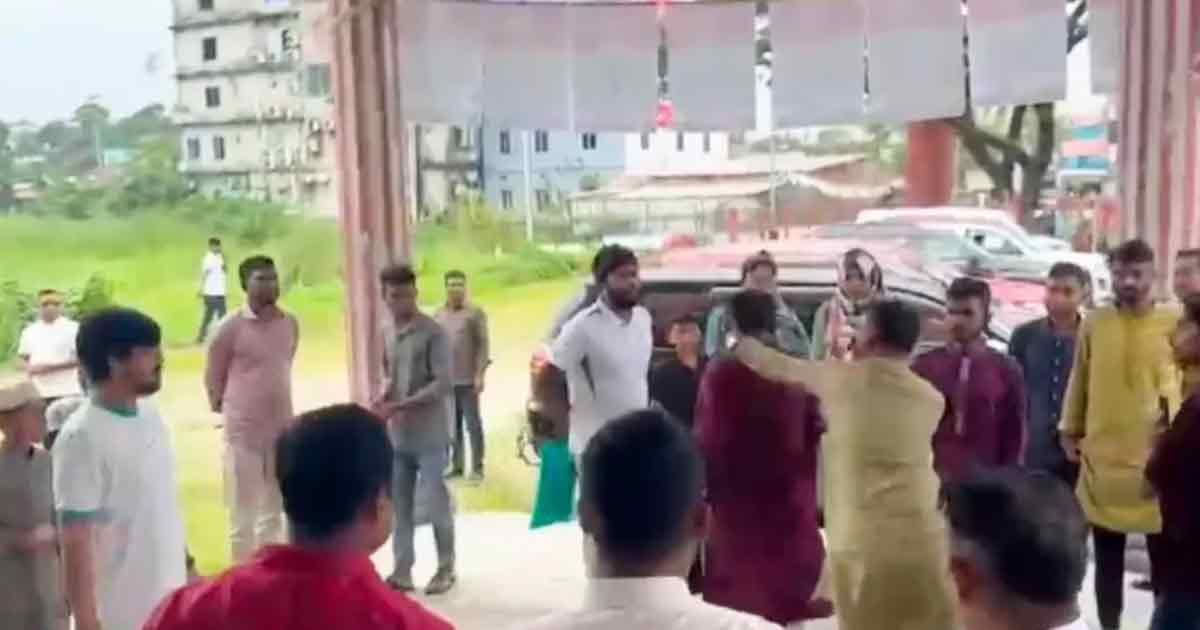 র্সংবর্ধনা অনুষ্ঠানে জুলাই যোদ্ধাকে মারধর  করে বের করে দিলো বিএনপি নেতাকর্মীরা