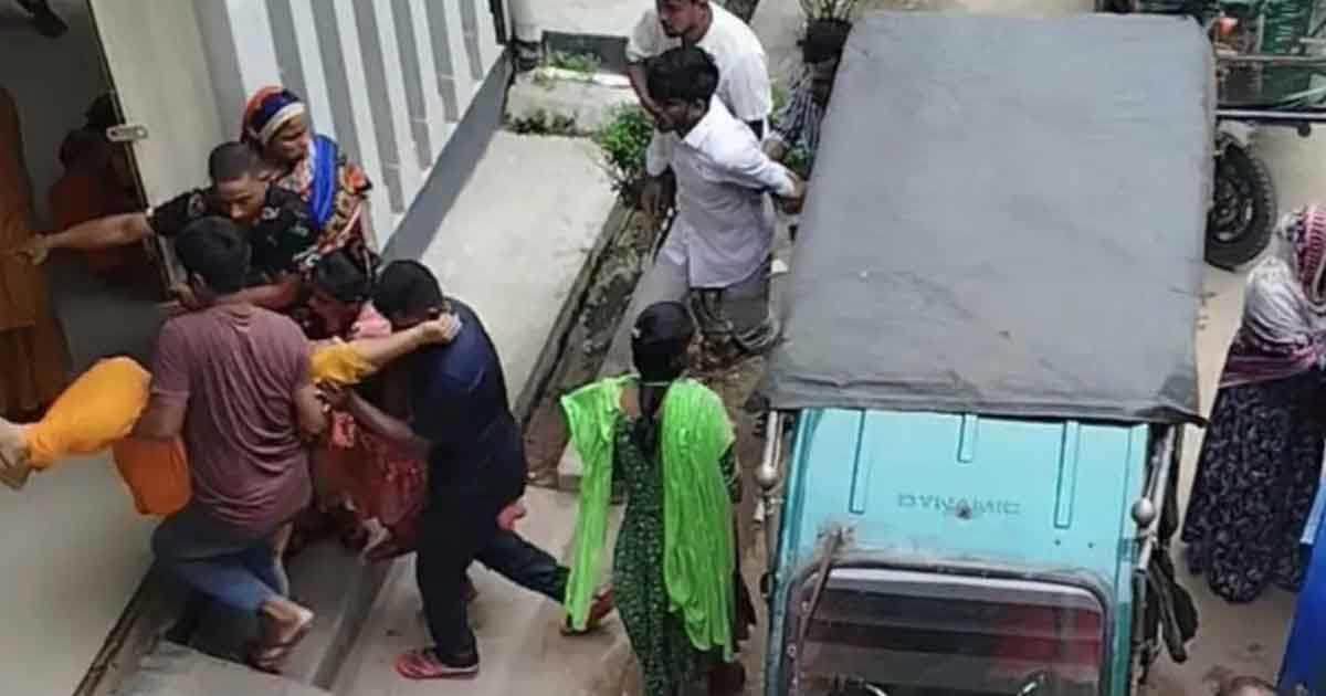 কালিয়াকৈরে কারখানার পানি পান করে শতাধিক শ্রমিক অসুস্থ