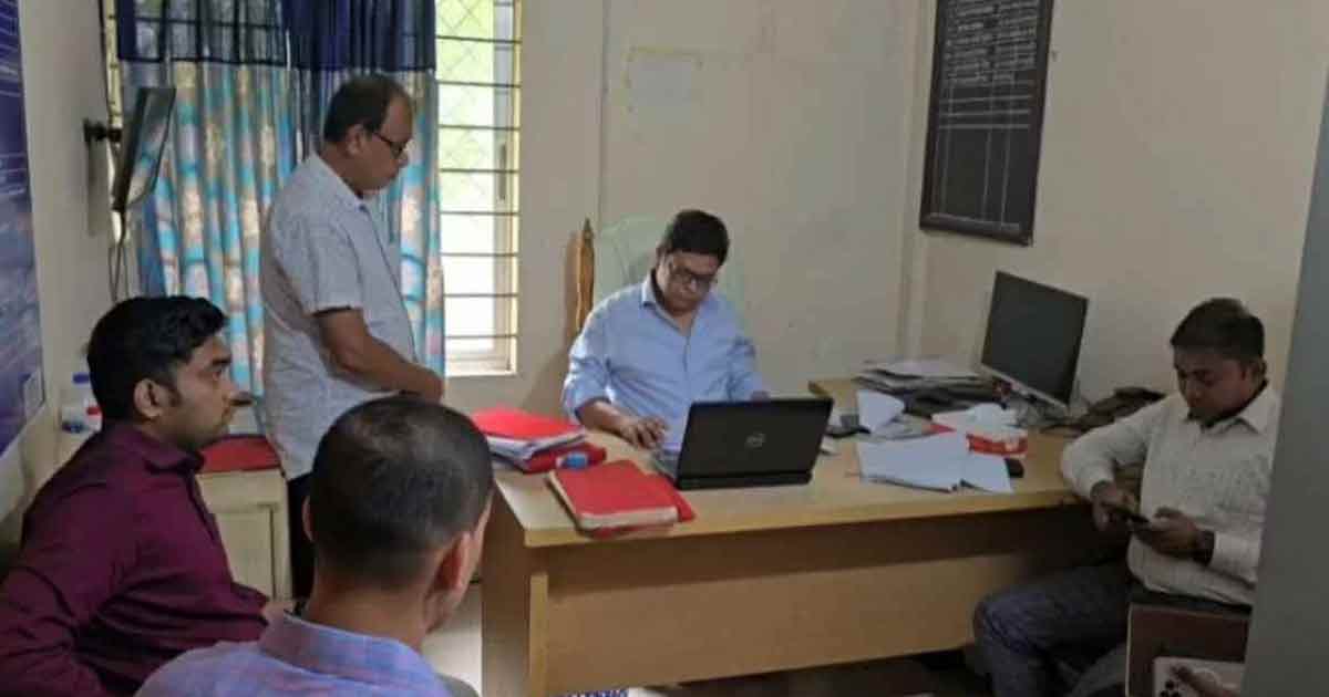 ভূমি অফিসে অনিয়ম, একযোগে সব কর্মকর্তা-কর্মচারী বরখাস্ত