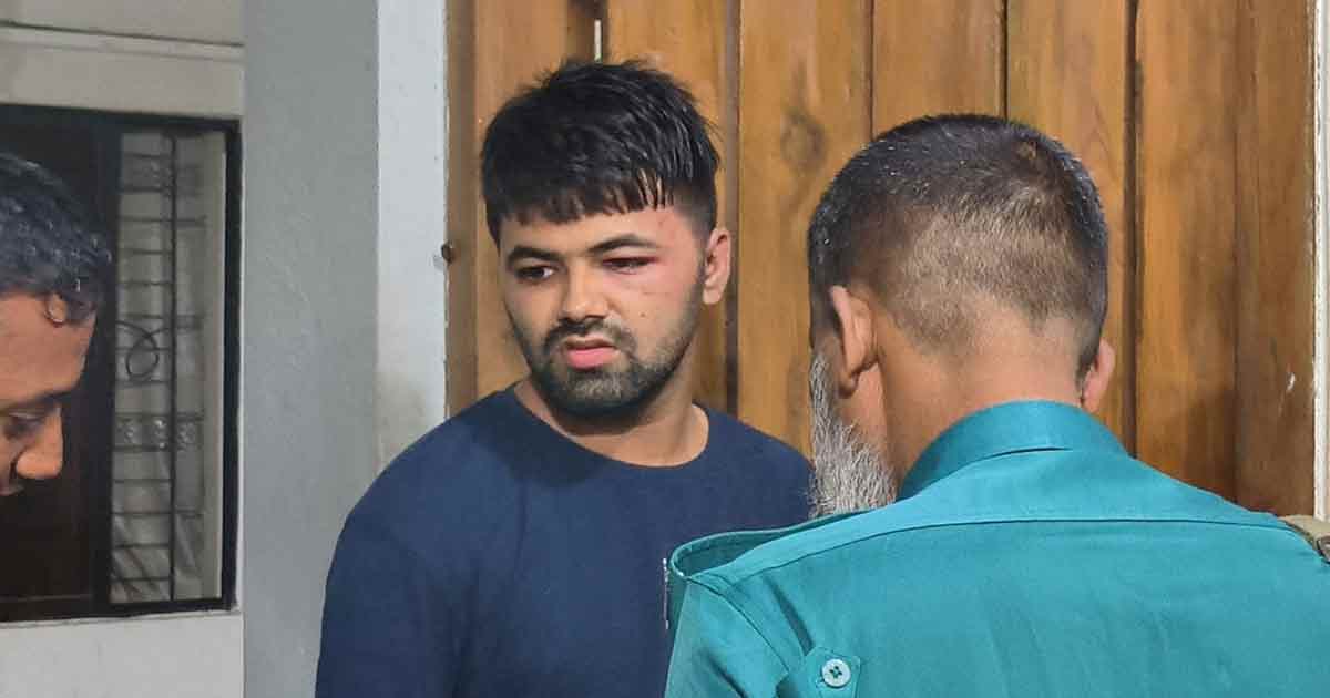 একসঙ্গে একাধিক প্রেমের অভিযোগ, তিন তরুণীর হাতে তরুণকে প্রকাশ্যে গণপিটুনি