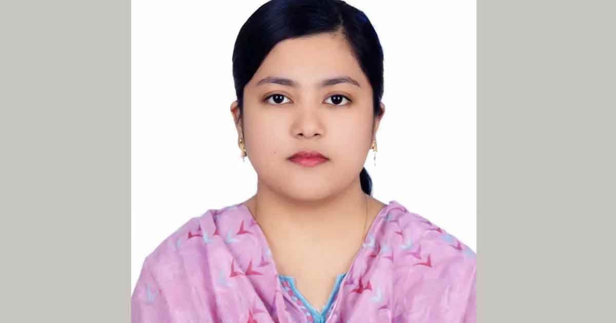 সাংবাদিক দেখলেই দরজা বন্ধ করে দেন কুমিল্লার ডিসি, পাঠার এডিসির কাছে