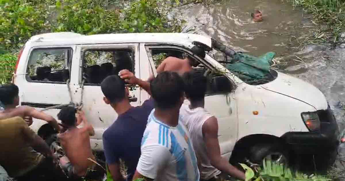 বিমানবন্দরে যাওয়ার পথে প্রাণ গেল নারীর, আহত ১০