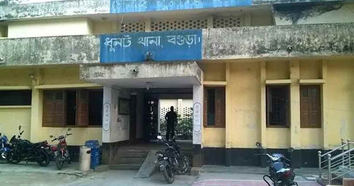 মেয়ের হাত ধরে টানার প্রতিবাদ করায় বাবাকে মারধর