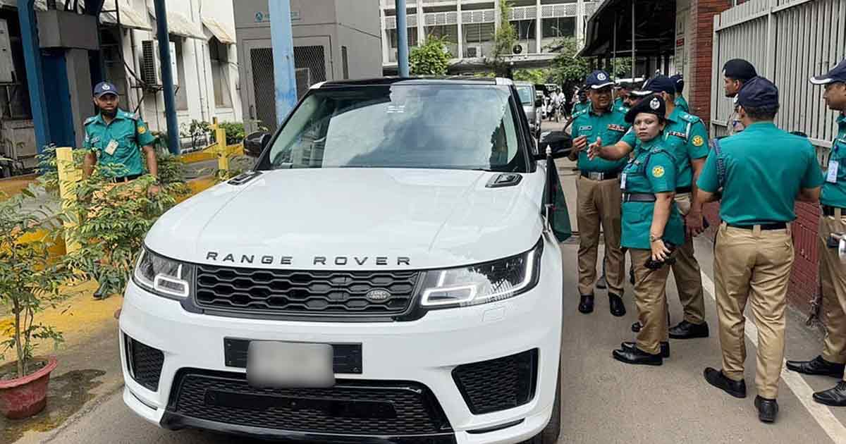 রাজধানীতে উল্টো পথে মন্ত্রীর গাড়ি, মামলা ট্রাফিক পুলিশের