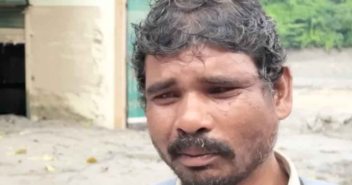 ২ হাজার রুপি ধার করে ছেলের খোঁজে ধ্বংসস্তূপে বাবা