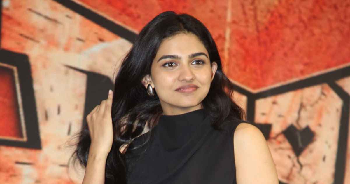 হঠাৎ অসুস্থ হয়ে হাসপাতালে মমিতা বাইজু