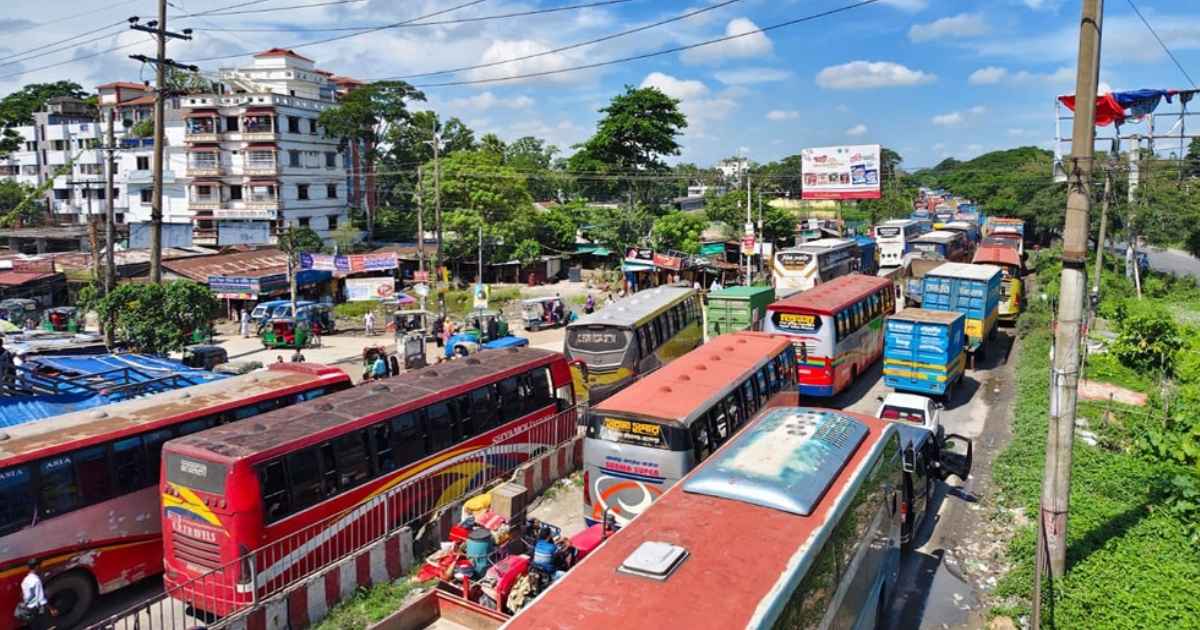 ঢাকা–চট্টগ্রাম যানজটে আটকে অ্যাম্বুলেন্সেই প্রাণ গেল রোগীর