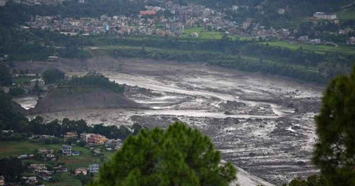 নেপালে বন্যায় মৃতের সংখ্যা বেড়ে ৯৬২