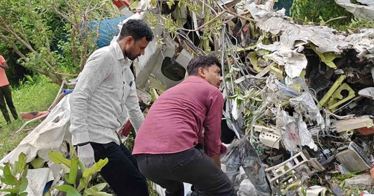 ভারতে প্রশিক্ষণ বিমান বিধ্বস্ত, প্রাণ গেল দুই পাইলটের