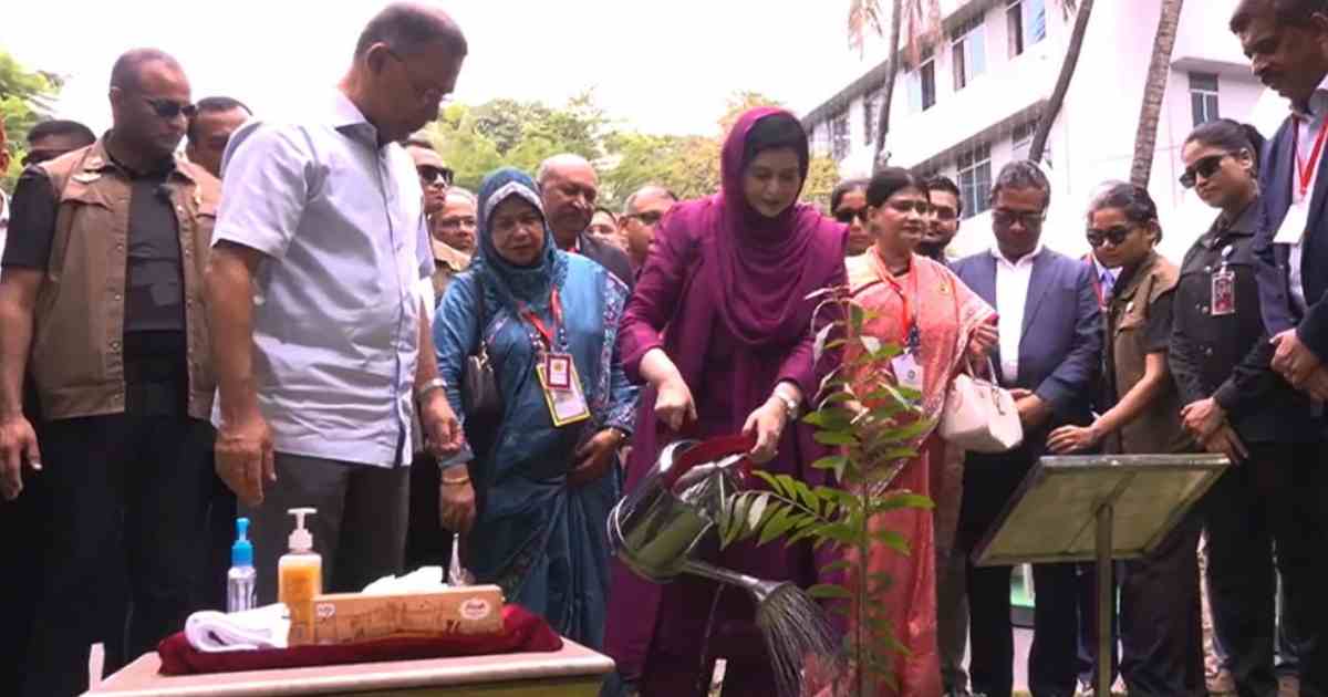 ঢাকা মেডিকেলে বৃক্ষরোপণ কর্মসূচির উদ্বোধন প্রধানমন্ত্রীর