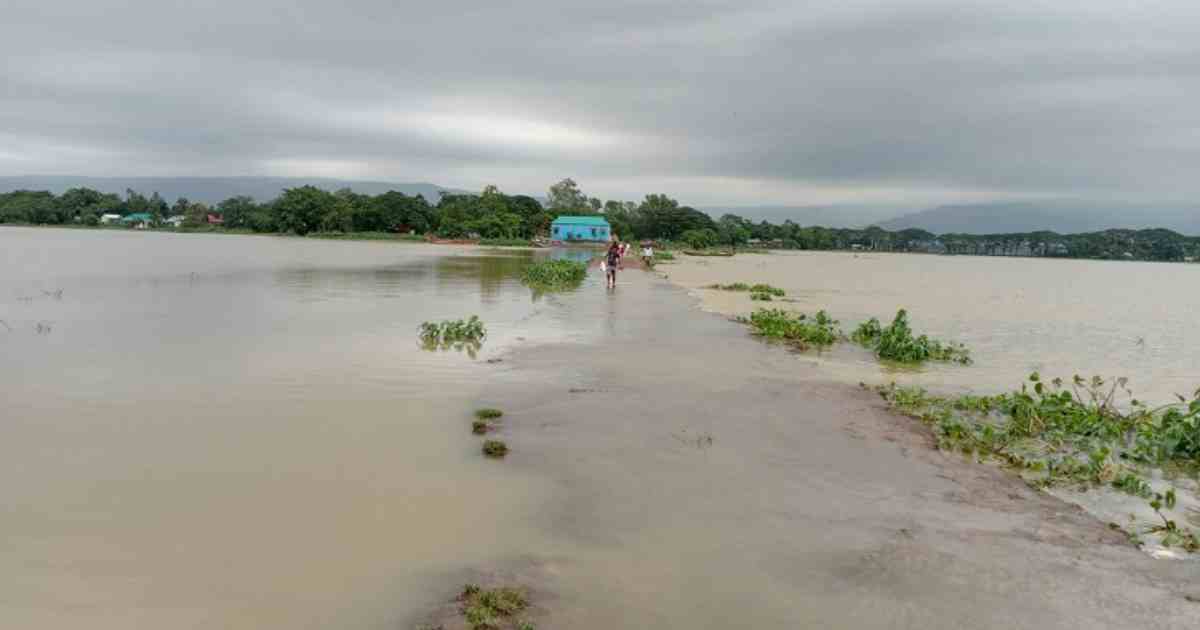 সুনামগঞ্জে বাড়ছে নদীর পানি, নজরদারিতে প্রশাসন