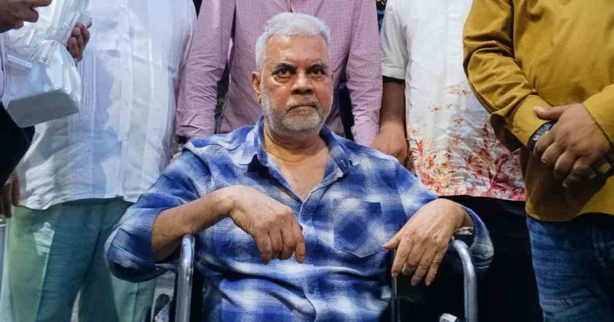 দীর্ঘ চিকিৎসা শেষে দেশে ফিরলেন ইলিয়াস কাঞ্চন