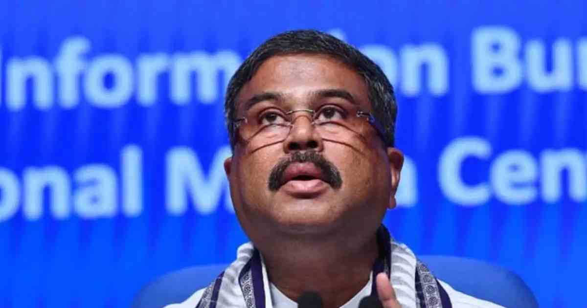 অবশেষে পদত্যাগ করলেন ভারতের শিক্ষামন্ত্রী