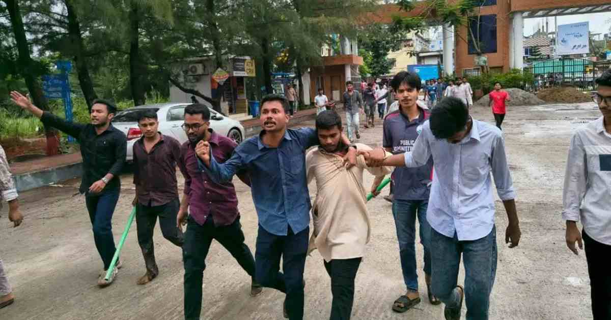 বরিশাল বিশ্ববিদ্যালয়ে ছাত্রদল-ছাত্রশিবির সংঘর্ষ