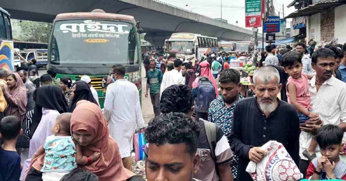 ঈদের দ্বিতীয় দিনেও ঢাকা ছাড়তে মানুষের ঢল