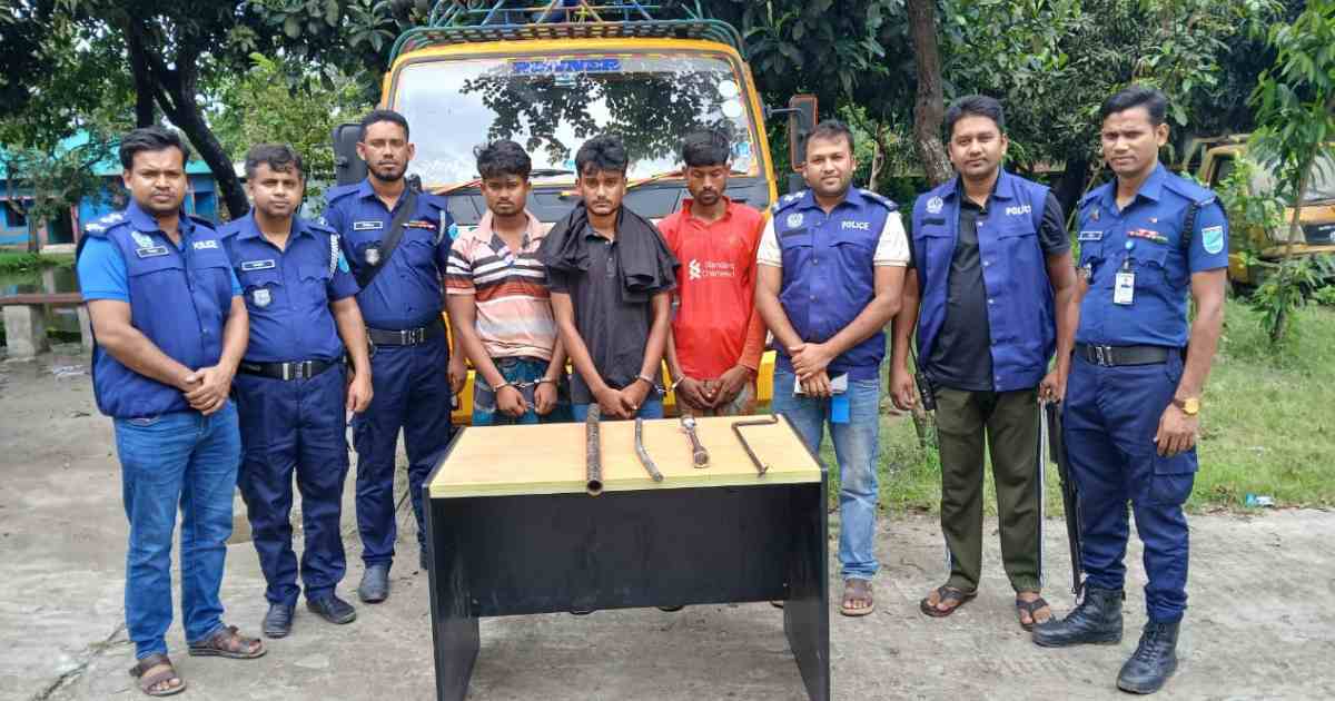 কিশোরগঞ্জে ট্রাক থেকে মাছ চুরি ঠেকাতে গিয়ে হত্যাকাণ্ড: তিন ঘাতক গ্রেফতার, ট্রাক জব্দ