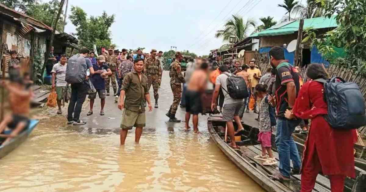 সেনাবাহিনীর সহায়তায় সাজেক ছাড়লেন আটকে থাকা ১৫০ পর্যটক