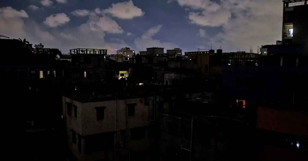 গ্রামের পর এবার ঢাকায়ও দীর্ঘ লোডশেডিং