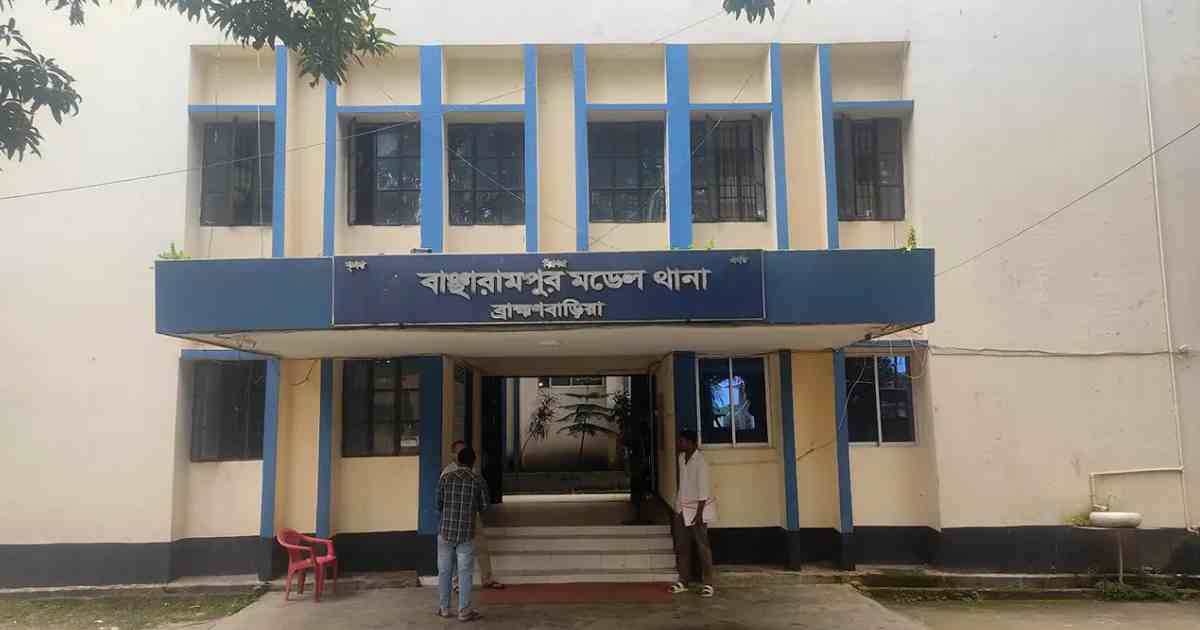 ওরসে সংঘর্ষ থামাতে গিয়ে হামলার শিকার চার পুলিশ সদস্য