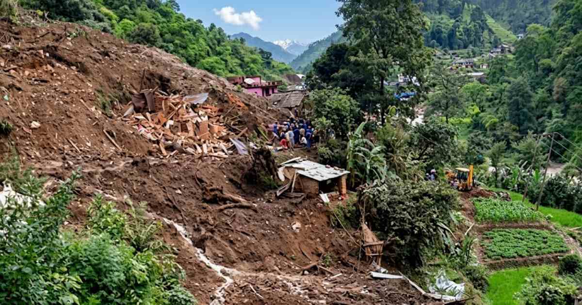 উখিয়া-টেকনাফের শিবিরে বৃষ্টি-ভূমিধসে ১০ রোহিঙ্গার মৃত্যু