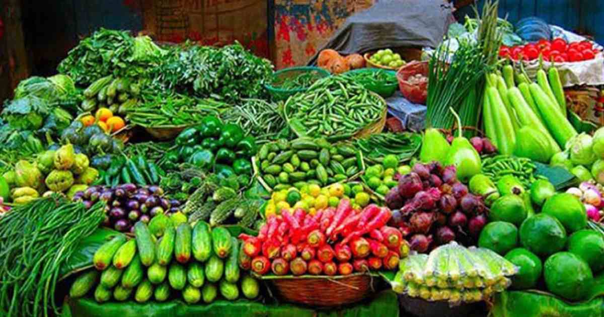 টানা বৃষ্টিতে রাজধানীর বাজারে সবজির দামে আগুন