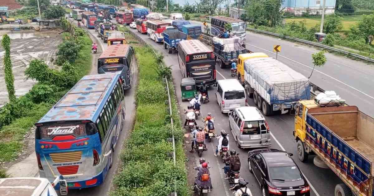 ঈদযাত্রায় যমুনা সেতুপথে চরম ভোগান্তি
