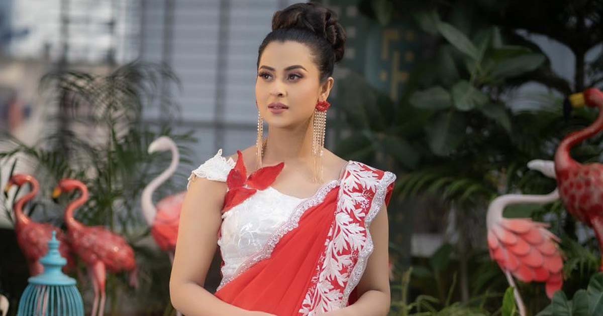 গুঞ্জনের মাঝেই নতুন রূপে হাজির বুবলী