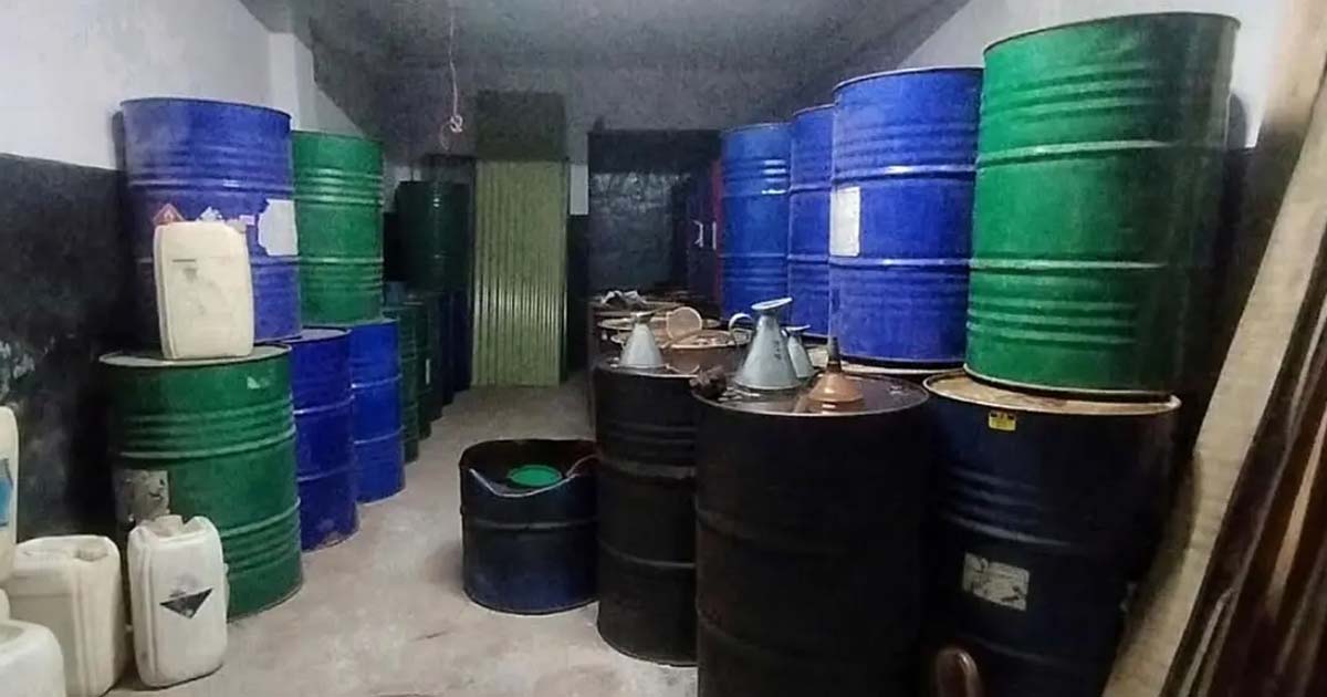 মেহেরপুরে গুদাম থেকে ৫ হাজার লিটার তেল উদ্ধার
