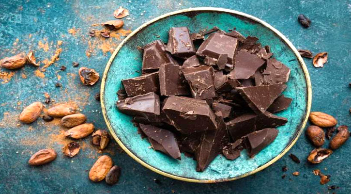 রেখেছো ভিলেন করে, মানুষ কর নি